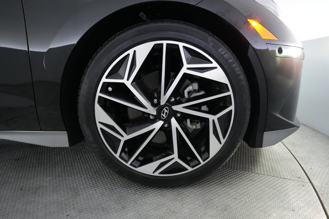 2024 Hyundai IONIQ 6 — photo 16 of 24