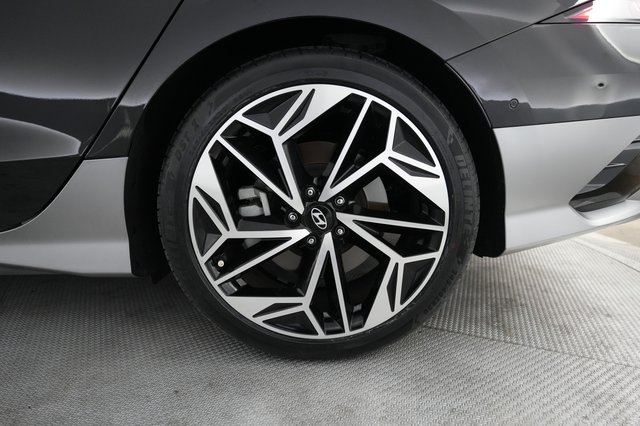 2024 Hyundai IONIQ 6 — photo 7 of 24