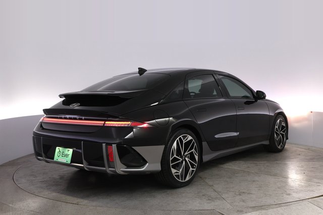 2024 Hyundai IONIQ 6 — photo 2 of 24