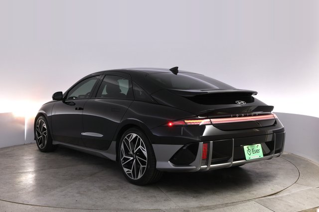 2024 Hyundai IONIQ 6 — photo 13 of 24