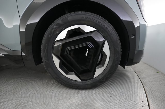 2024 Kia EV9 — photo 16 of 23
