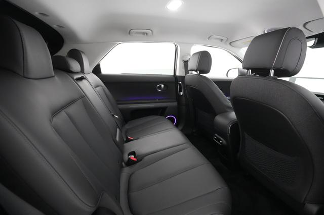 2023 Hyundai IONIQ 5 — photo 3 of 28