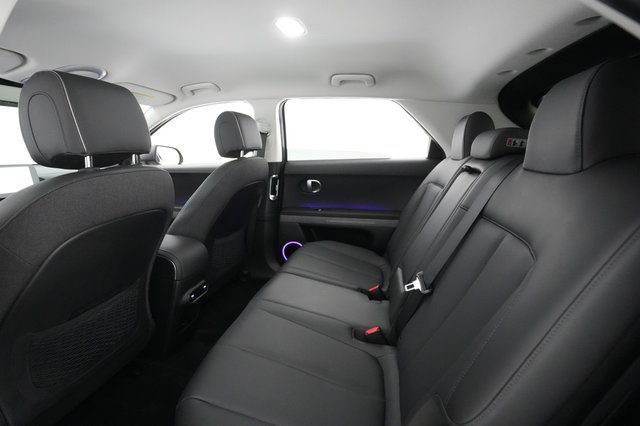 2023 Hyundai IONIQ 5 — photo 17 of 28