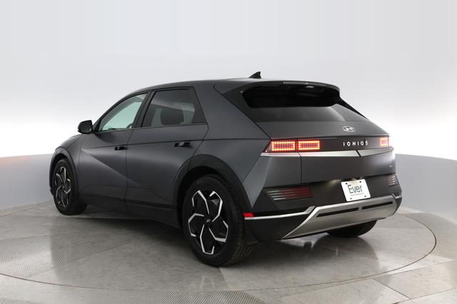 2023 Hyundai IONIQ 5 — photo 10 of 28