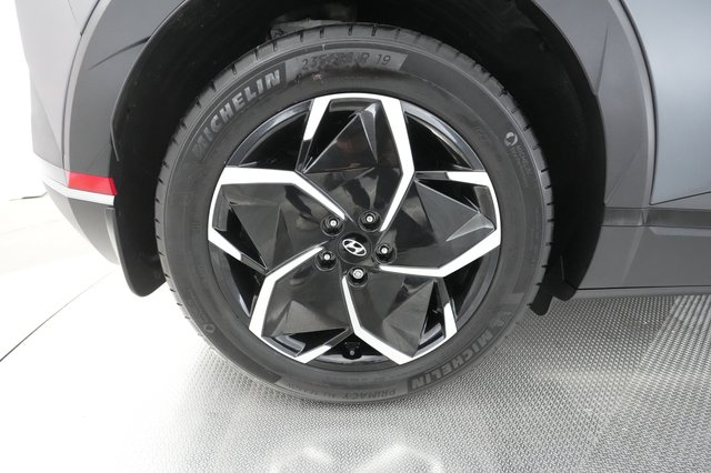 2023 Hyundai IONIQ 5 — photo 15 of 28