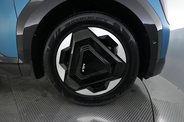 2024 Kia EV9 — photo 16 of 29