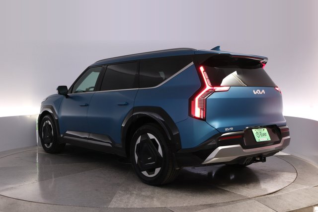 2024 Kia EV9 — photo 13 of 29