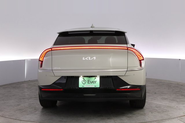 2024 Kia EV6 — photo 12 of 23