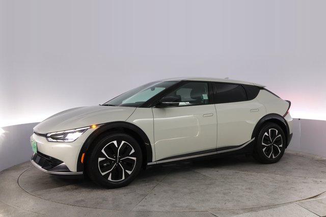 2024 Kia EV6 — photo 14 of 23