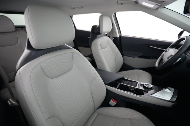 2024 Kia EV6 — photo 18 of 24