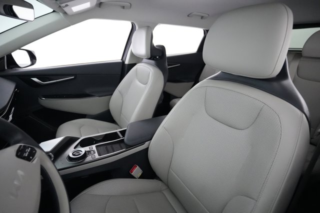 2024 Kia EV6 — photo 3 of 24
