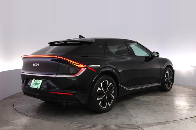 2024 Kia EV6 — photo 2 of 24