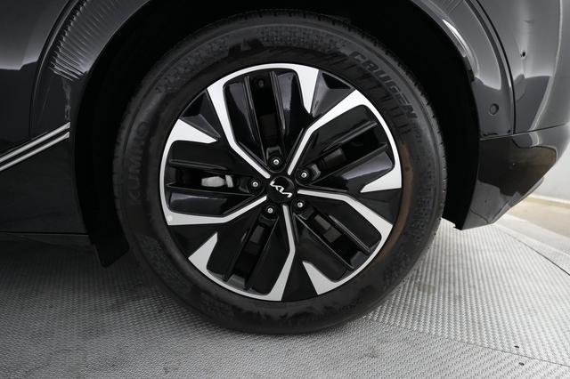2024 Kia EV6 — photo 7 of 24