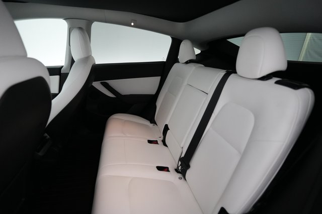 2021 Tesla Model Y — photo 17 of 21