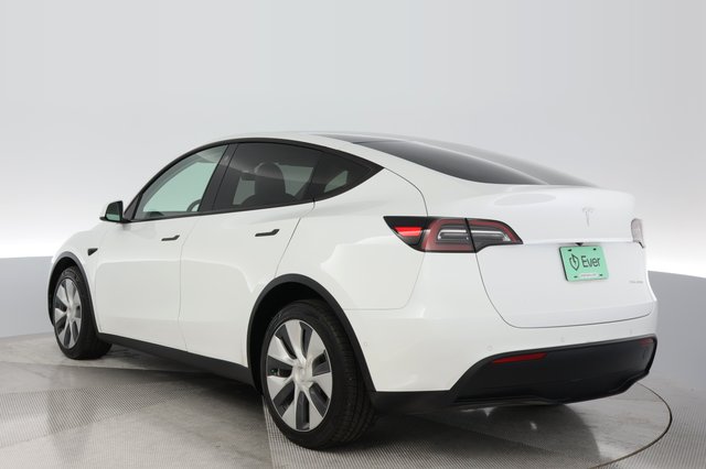 2021 Tesla Model Y — photo 11 of 21