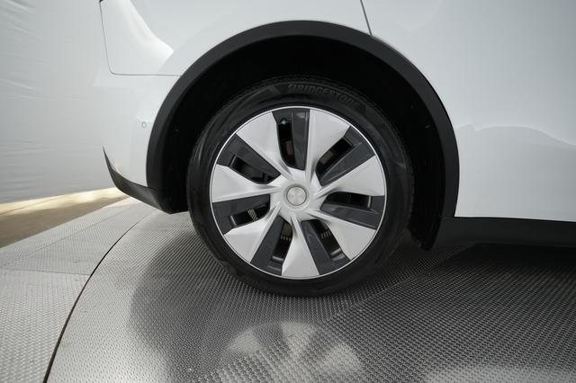 2021 Tesla Model Y — photo 7 of 21