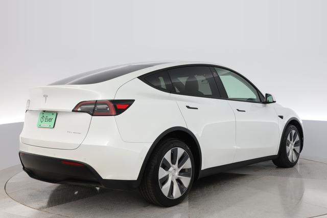 2021 Tesla Model Y — photo 2 of 21