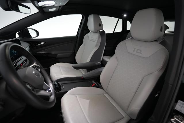 2022 Volkswagen ID.4 — photo 3 of 18