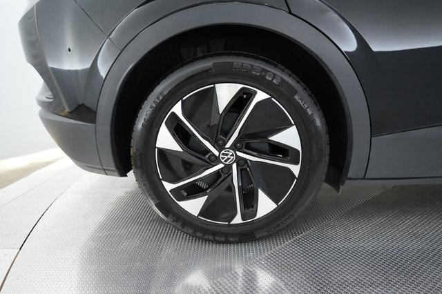 2022 Volkswagen ID.4 — photo 7 of 18