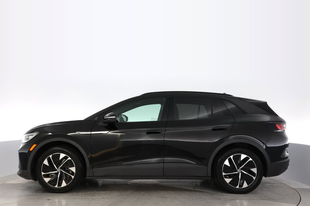 2022 Volkswagen ID.4 — photo 12 of 18