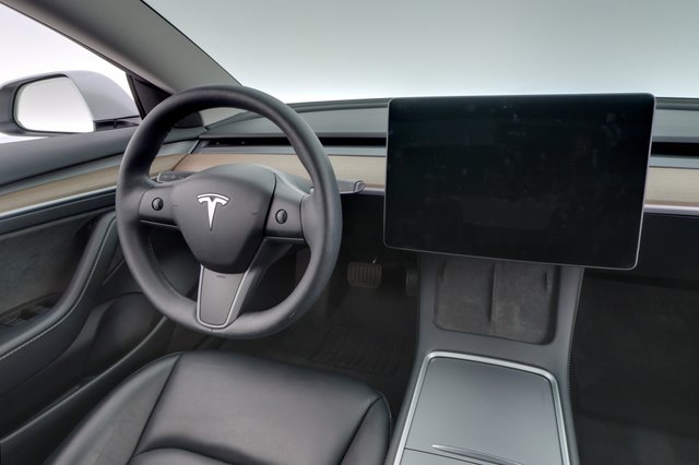 2023 Tesla Model 3 — photo 18 of 23