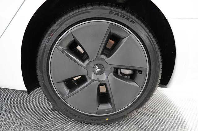2023 Tesla Model 3 — photo 7 of 23