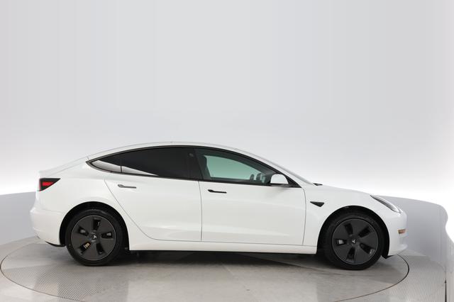 2023 Tesla Model 3 — photo 10 of 23