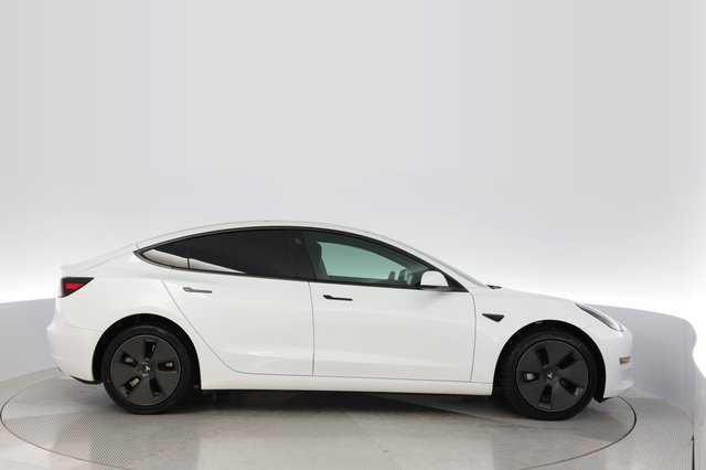 2023 Tesla Model 3 — photo 10 of 23