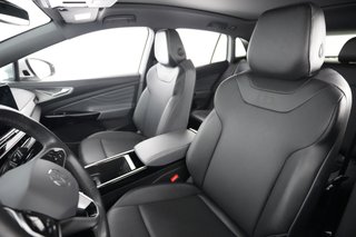 2023 Volkswagen ID.4 — photo 3 of 23