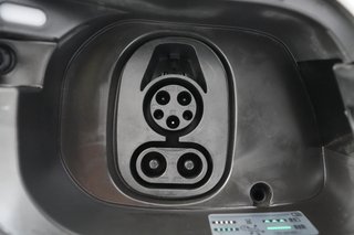 2023 Volkswagen ID.4 — photo 8 of 23
