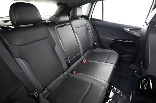 2023 Volkswagen ID.4 — photo 4 of 23