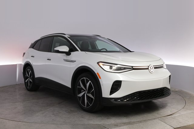 2023 Volkswagen ID.4 — photo 10 of 23