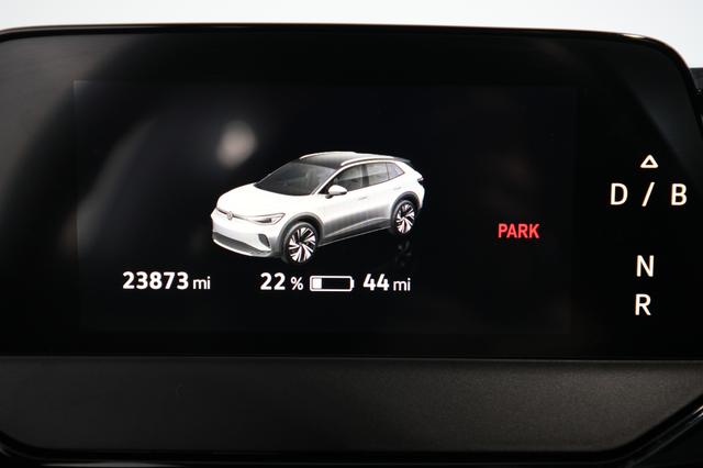 2023 Volkswagen ID.4 — photo 5 of 23