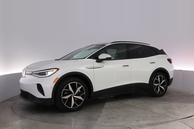 2023 Volkswagen ID.4 — photo 14 of 23