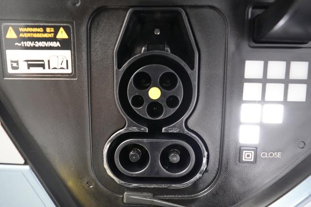 2024 Hyundai IONIQ 5 — photo 8 of 21
