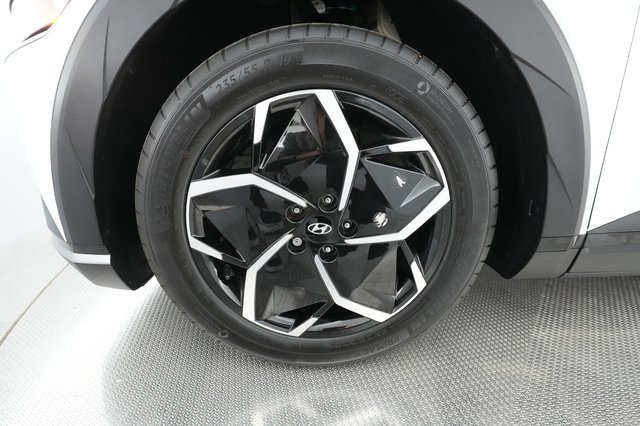 2024 Hyundai IONIQ 5 — photo 14 of 34