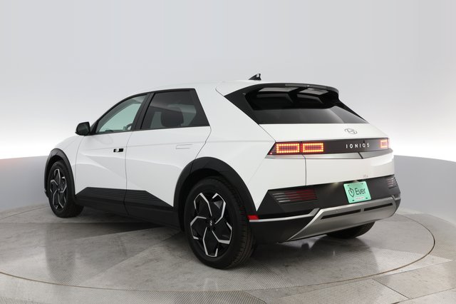 2024 Hyundai IONIQ 5 — photo 12 of 34