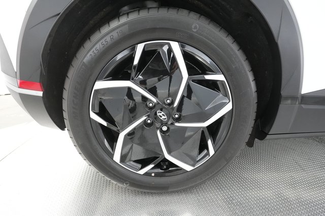 2024 Hyundai IONIQ 5 — photo 17 of 34