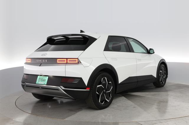 2024 Hyundai IONIQ 5 — photo 10 of 34