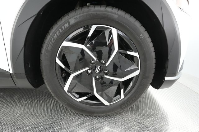 2024 Hyundai IONIQ 5 — photo 16 of 34