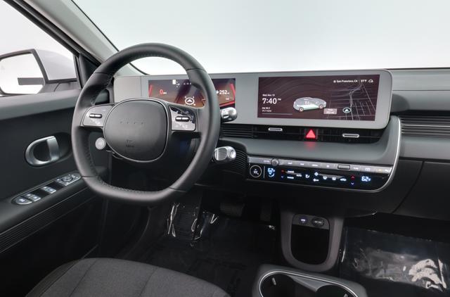 2024 Hyundai IONIQ 5 — photo 3 of 34