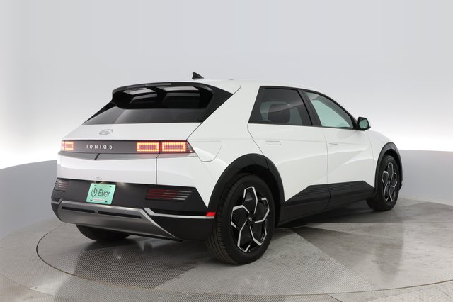 2024 Hyundai IONIQ 5 — photo 2 of 34