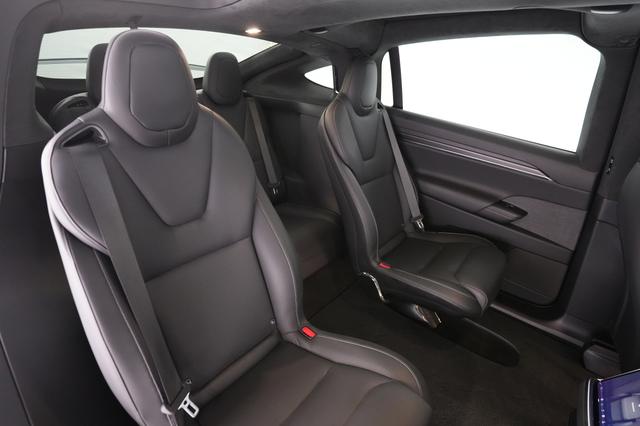 2023 Tesla Model X — photo 4 of 23