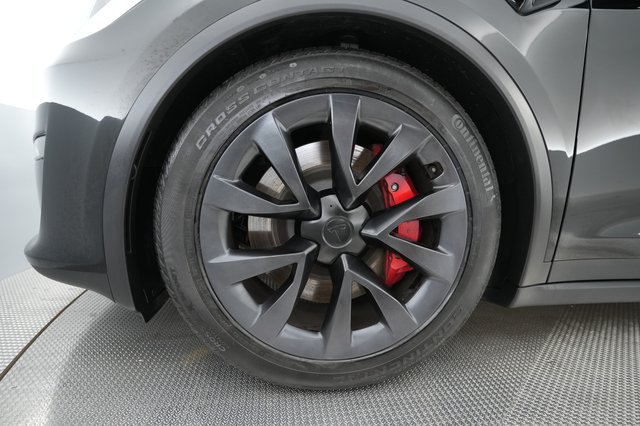 2023 Tesla Model X — photo 16 of 23