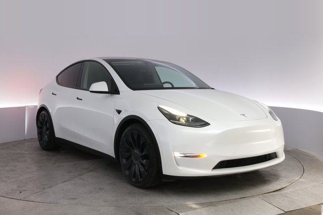 2022 Tesla Model Y — photo 10 of 21
