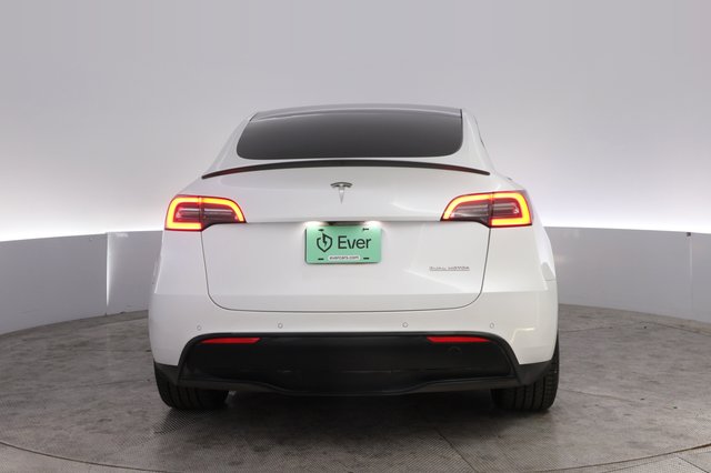 2022 Tesla Model Y — photo 12 of 21
