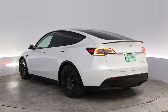 2022 Tesla Model Y — photo 13 of 21