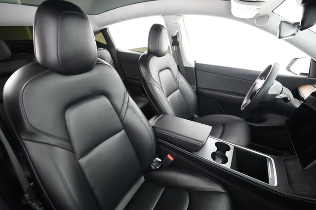 2022 Tesla Model Y — photo 18 of 21