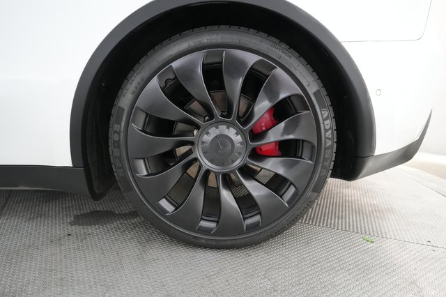 2022 Tesla Model Y — photo 7 of 21