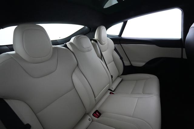 2023 Tesla Model S — photo 4 of 25